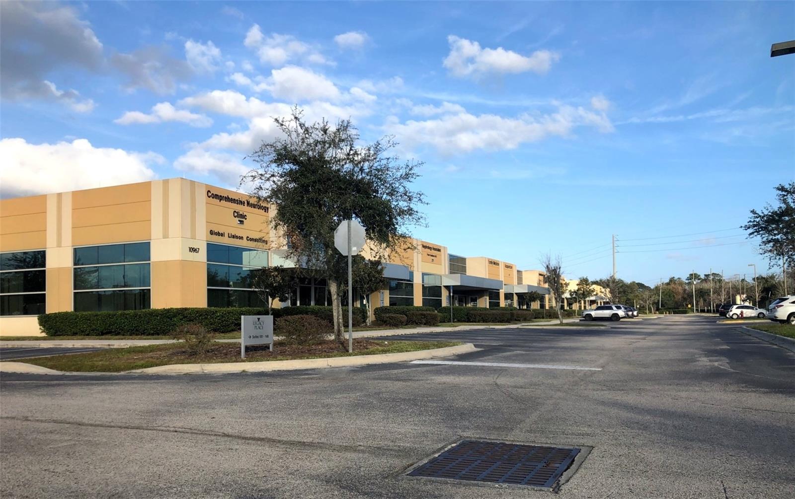 Image 35 of 39 For 10967 Lake Underhill Road 135