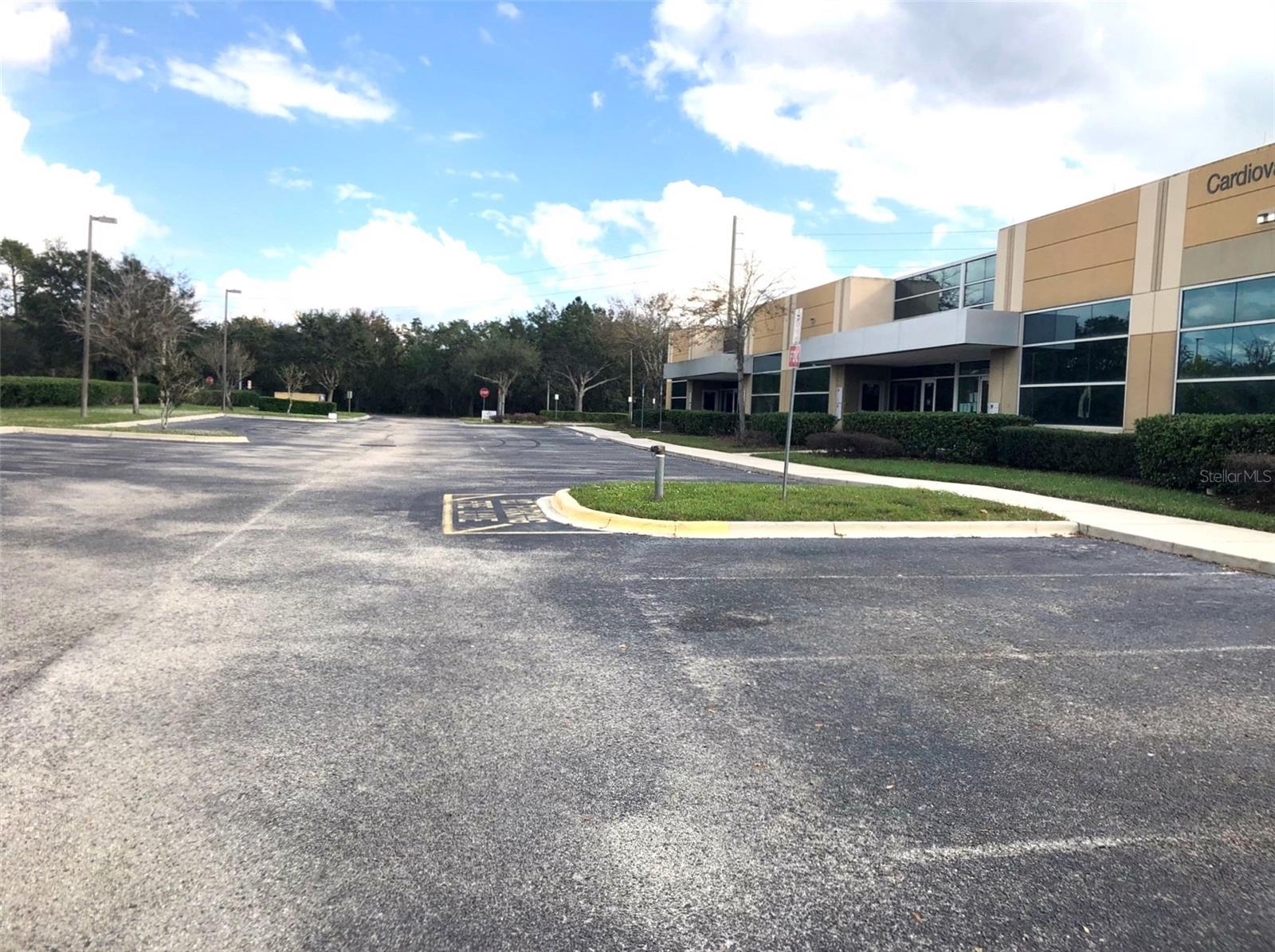 Image 5 of 39 For 10967 Lake Underhill Road 135