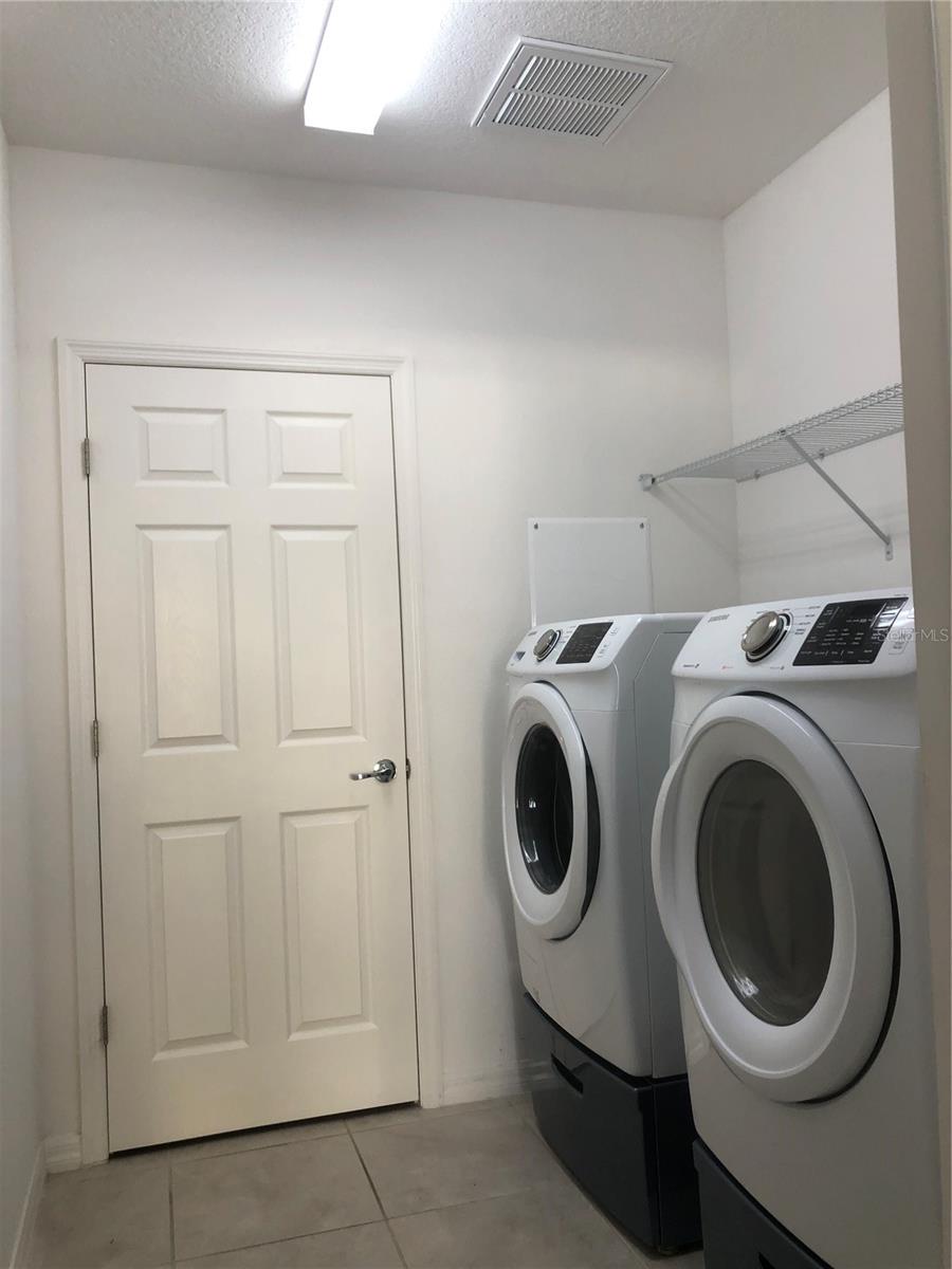 Image 19 of 25 For 3211 Silver Fin Way