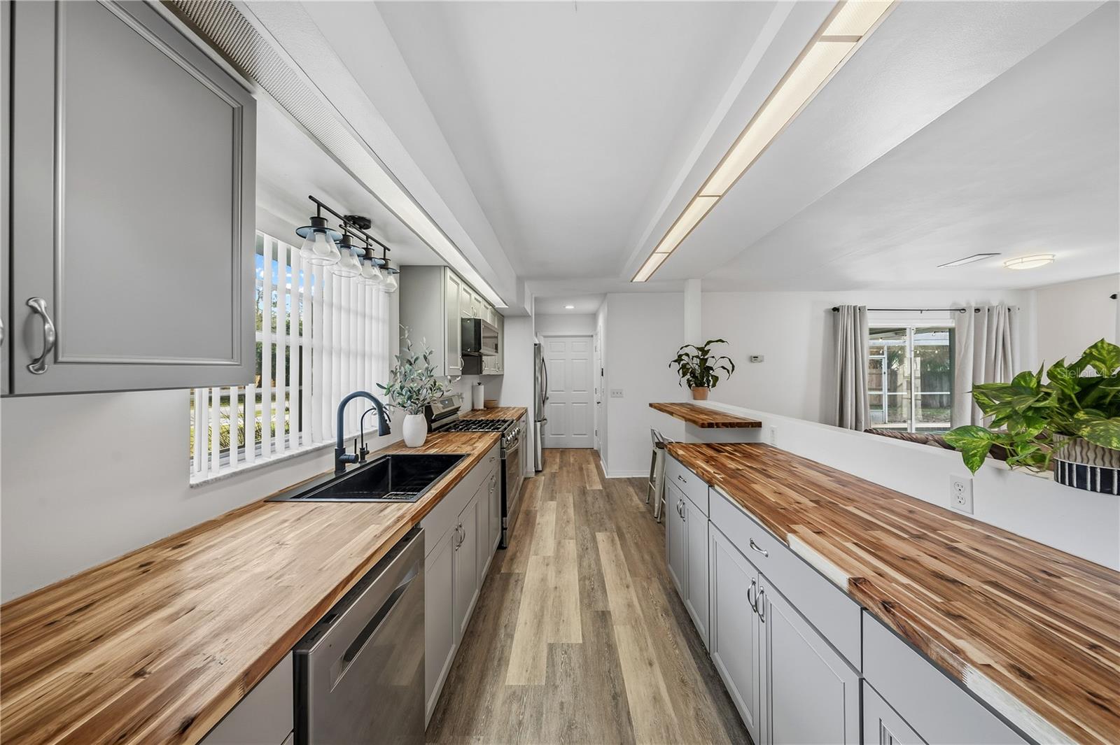 Image 17 of 64 For 1002 Pine Tree Drive