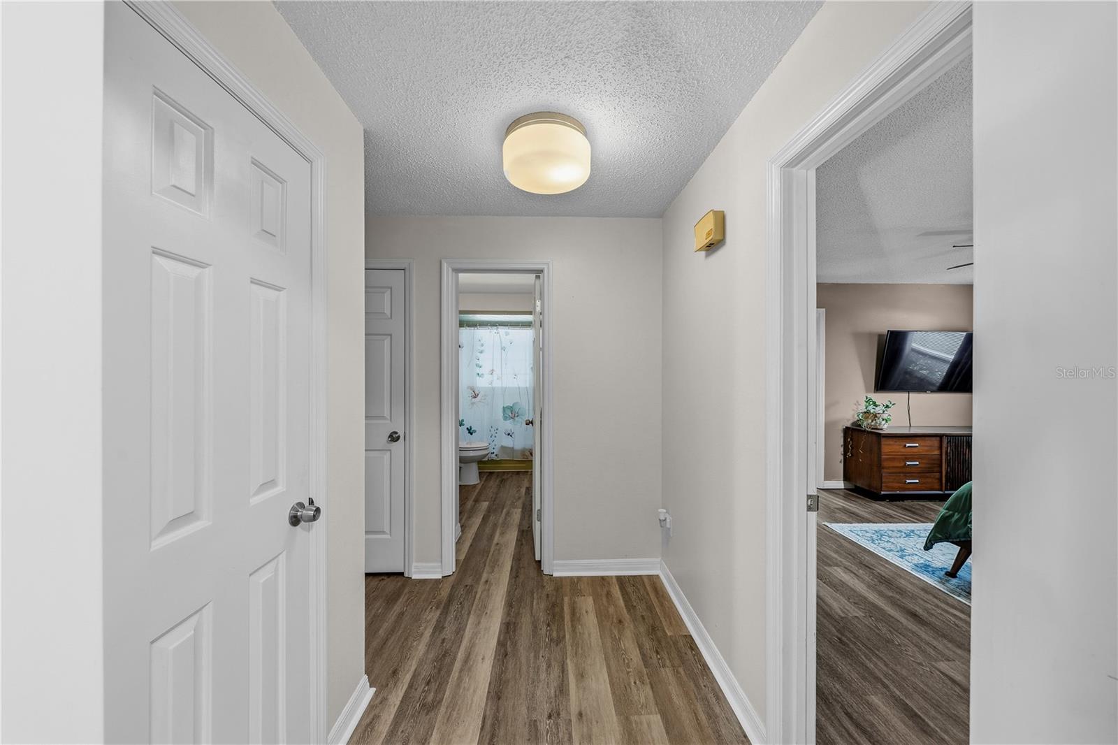 Image 22 of 64 For 1002 Pine Tree Drive