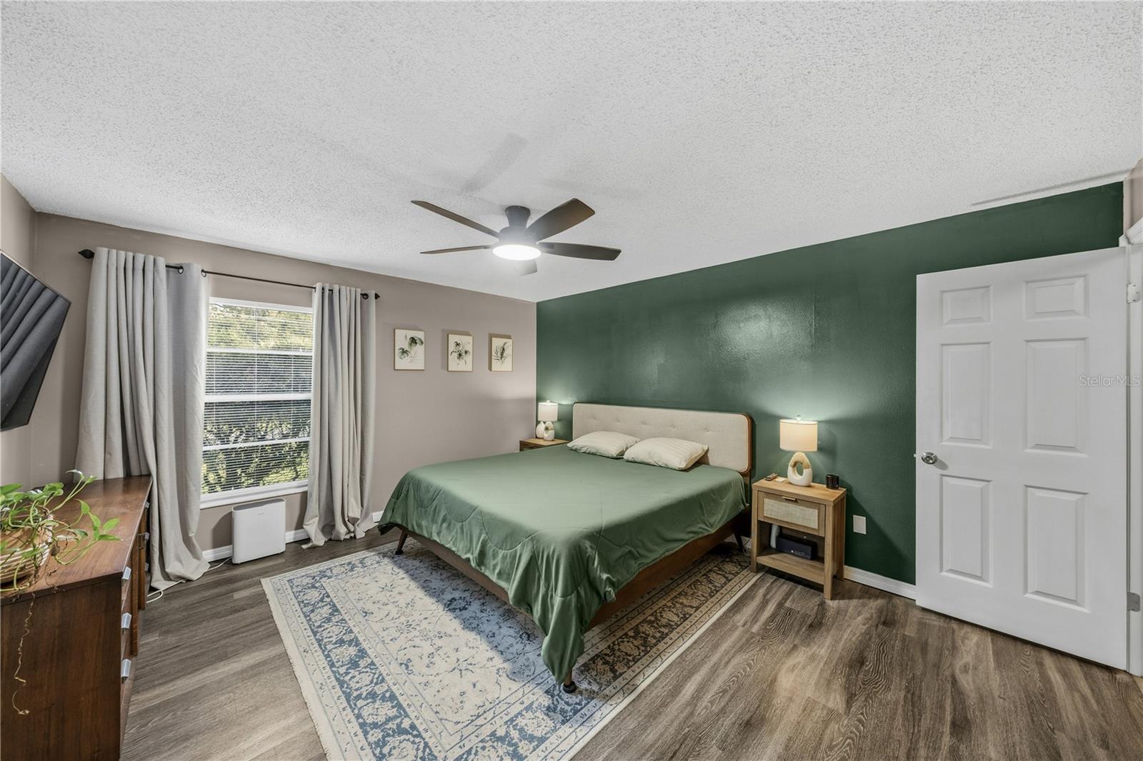 Image 24 of 64 For 1002 Pine Tree Drive