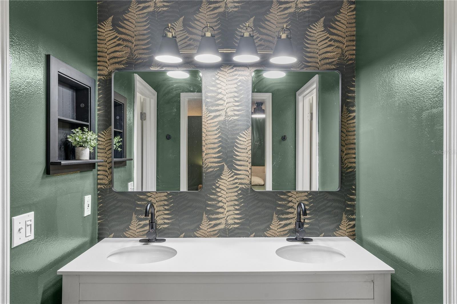 Image 28 of 64 For 1002 Pine Tree Drive