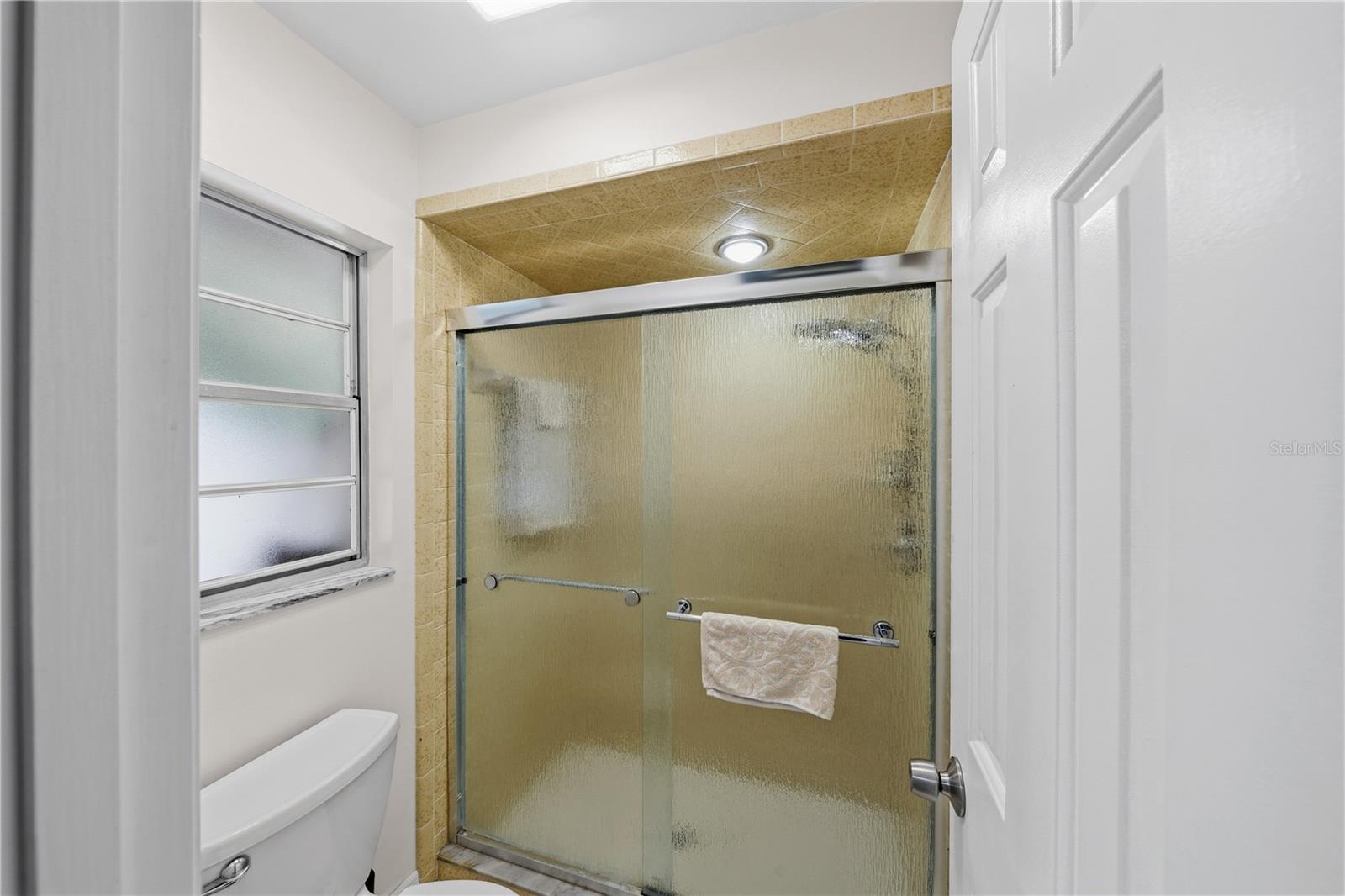 Image 29 of 64 For 1002 Pine Tree Drive