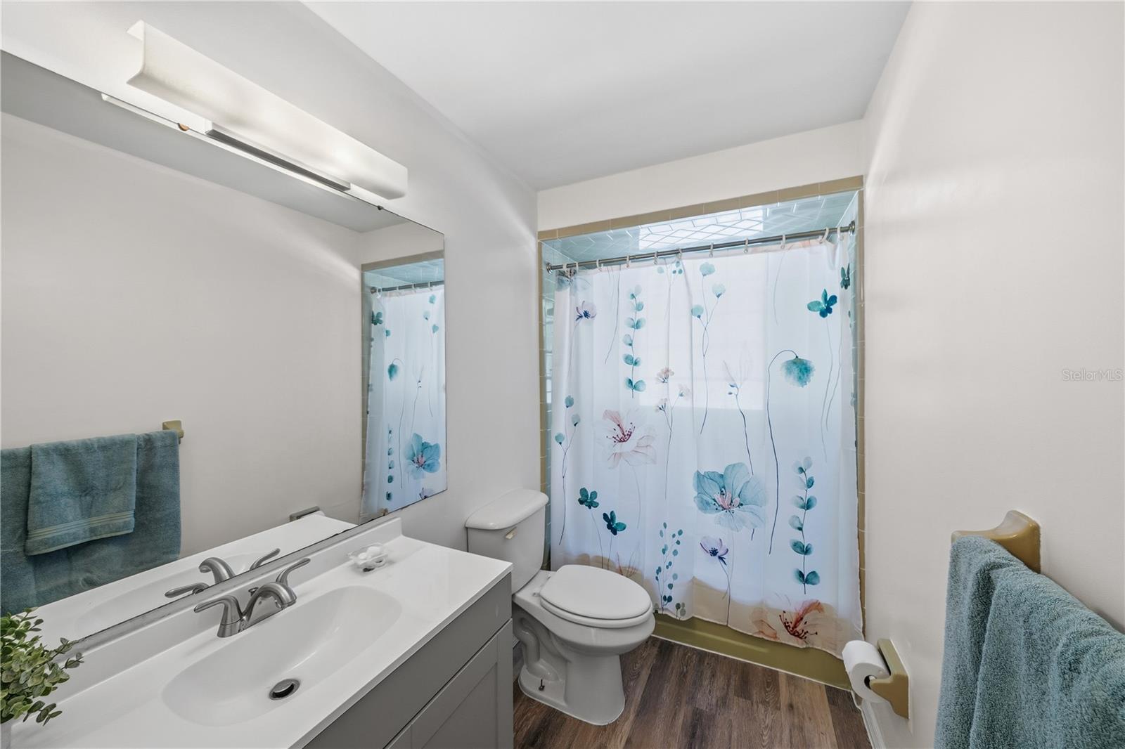 Image 34 of 64 For 1002 Pine Tree Drive