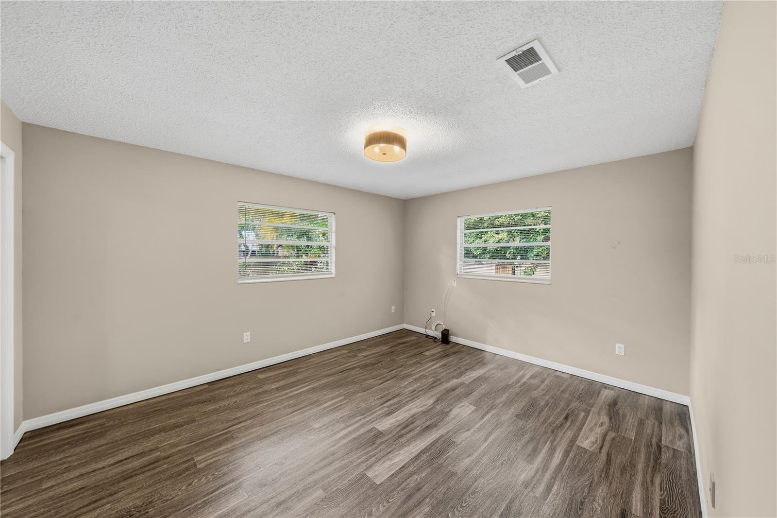 Image 35 of 64 For 1002 Pine Tree Drive