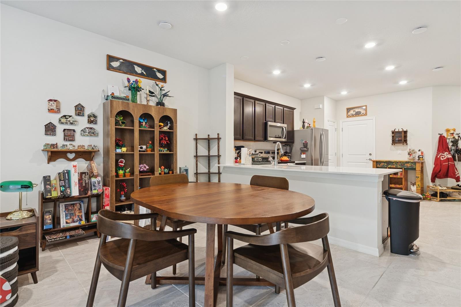 Image 8 of 23 For 4705 Sparkling Shell Avenue