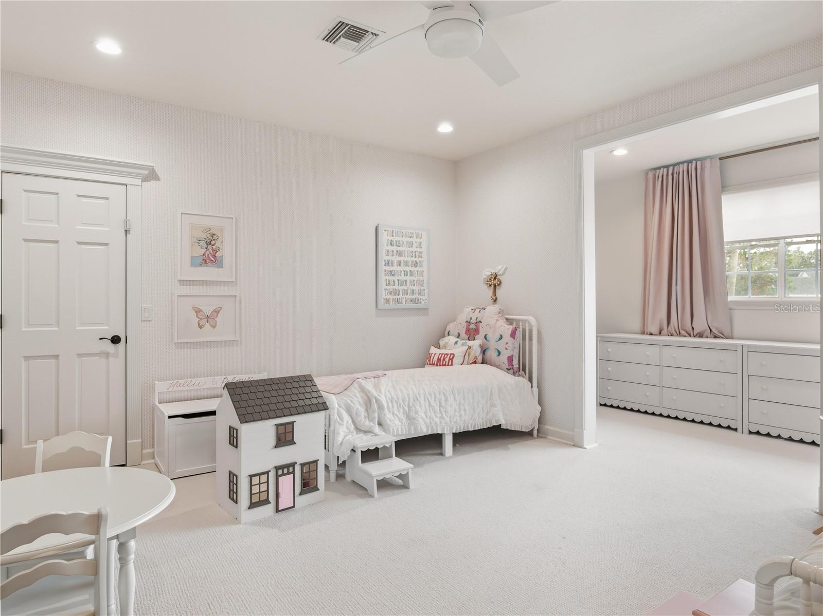 Image 29 of 39 For 10509 Cromwell Grove Terrace