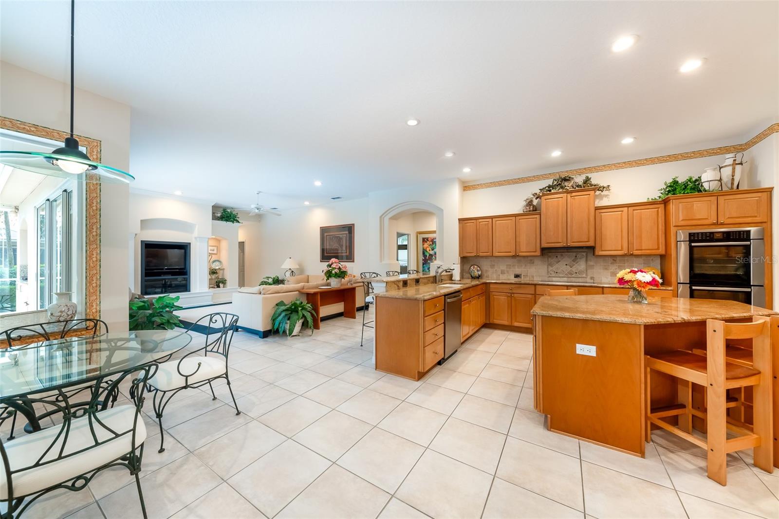 Image 17 of 46 For 5273 Shoreline Circle