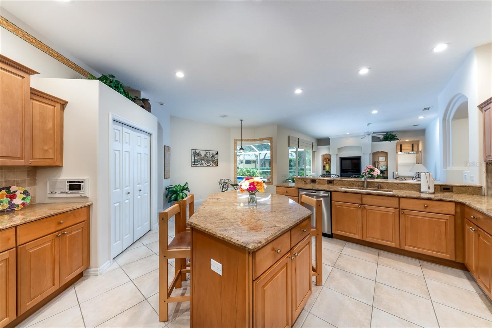 Image 20 of 46 For 5273 Shoreline Circle