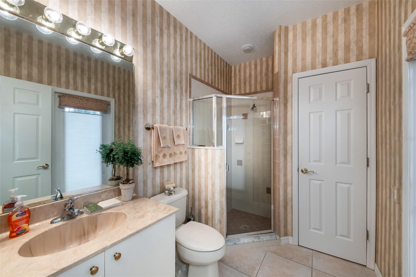 Image 25 of 46 For 5273 Shoreline Circle