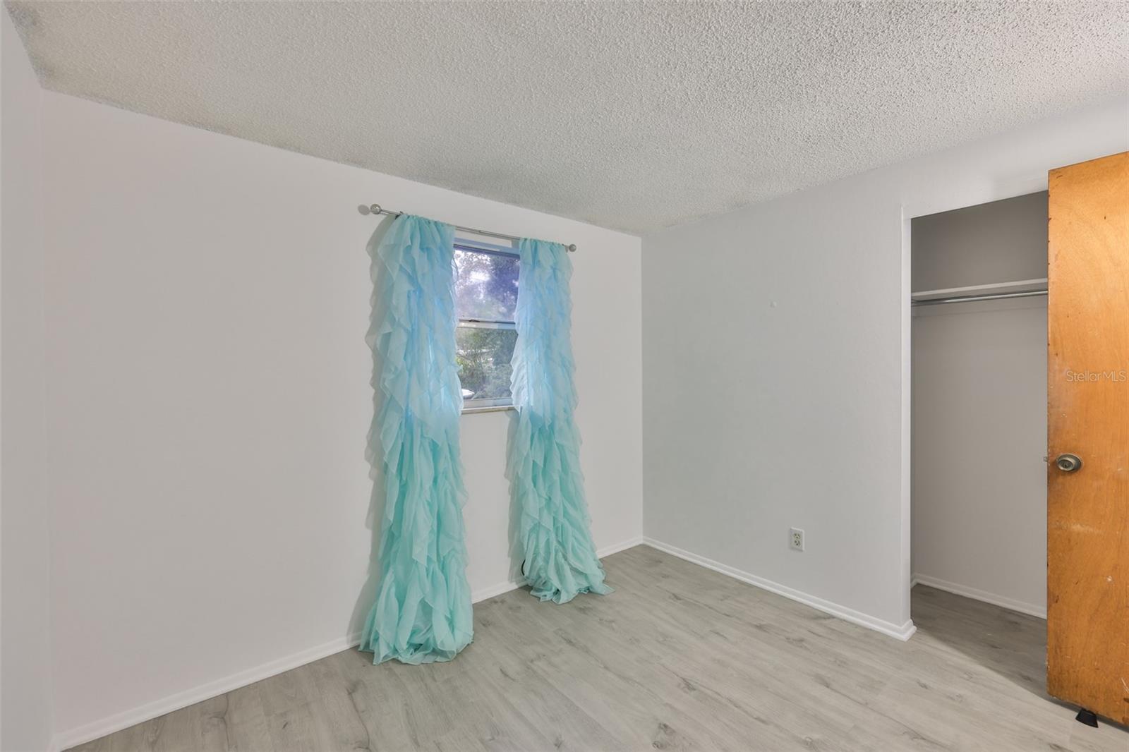 Image 13 of 27 For 10823 106th Street