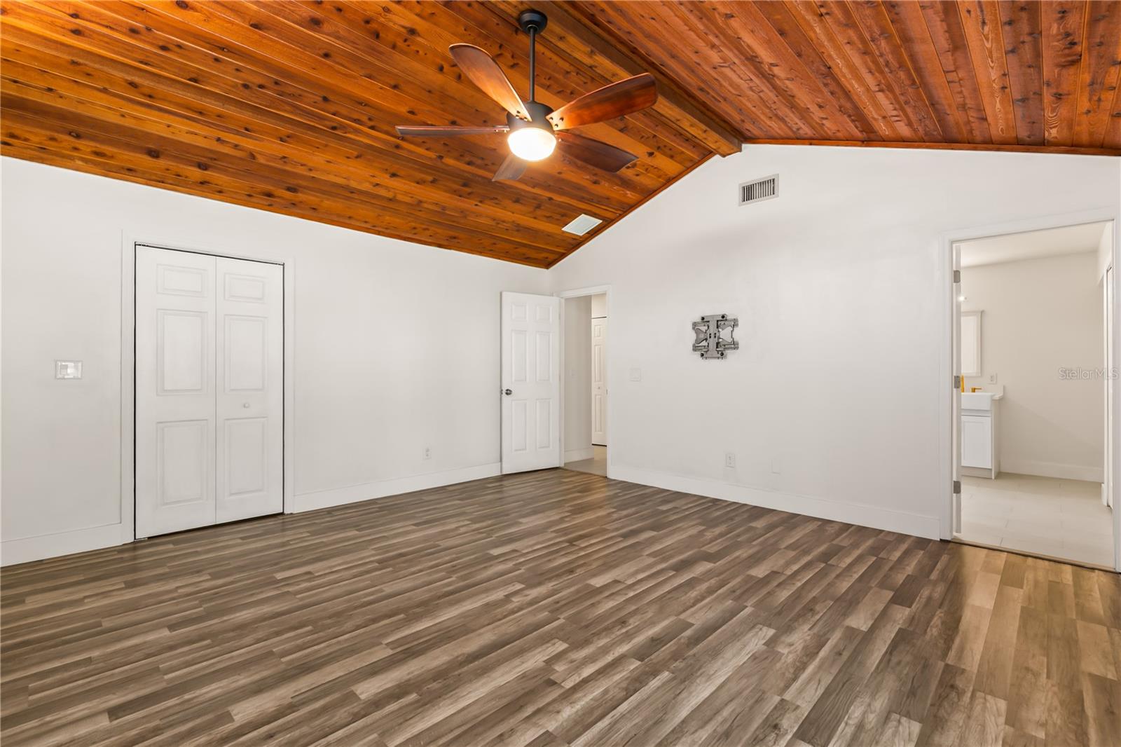 Image 19 of 36 For 4951 Courtland Loop