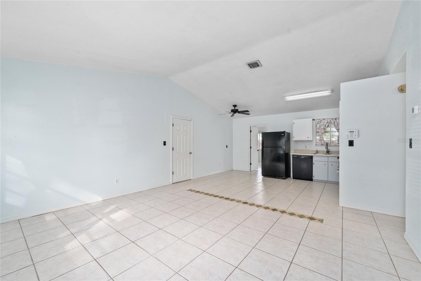 Image 5 of 25 For 245 Moonbeam Road