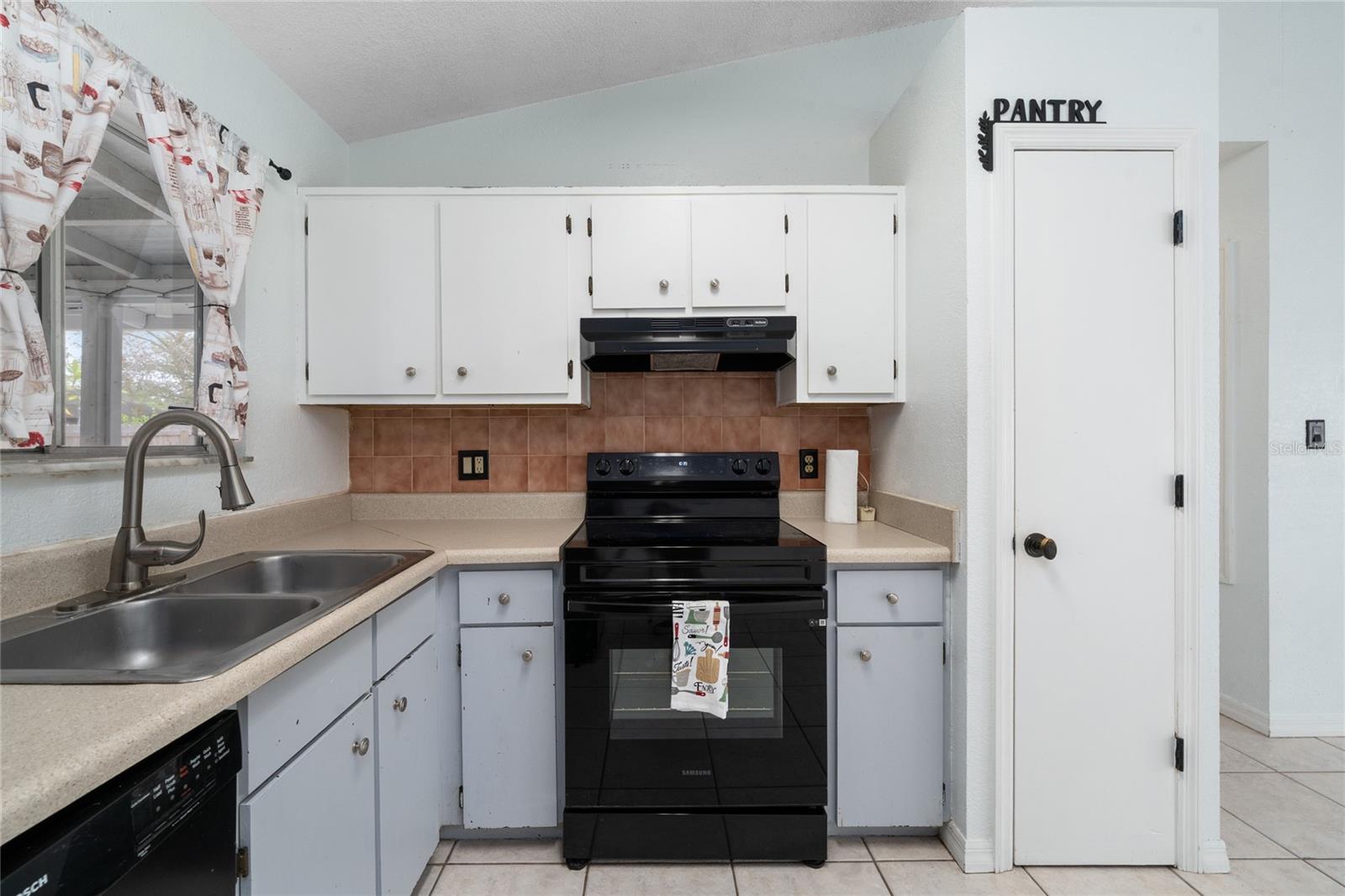 Image 7 of 25 For 245 Moonbeam Road