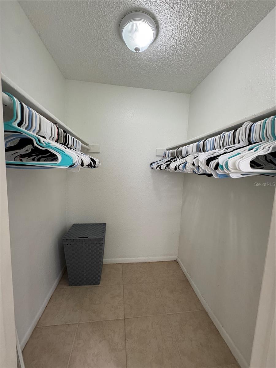 Image 17 of 22 For 4401 Thornbriar Lane 102