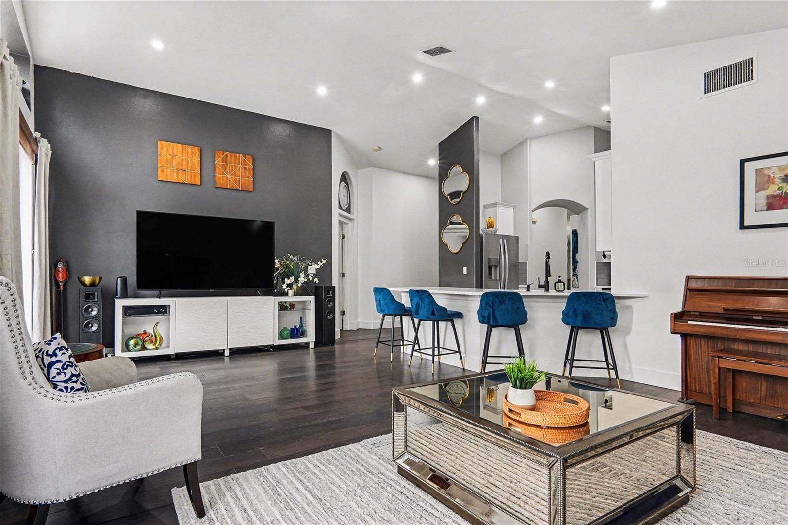 Image 5 of 23 For 4040 Forest Island Drive