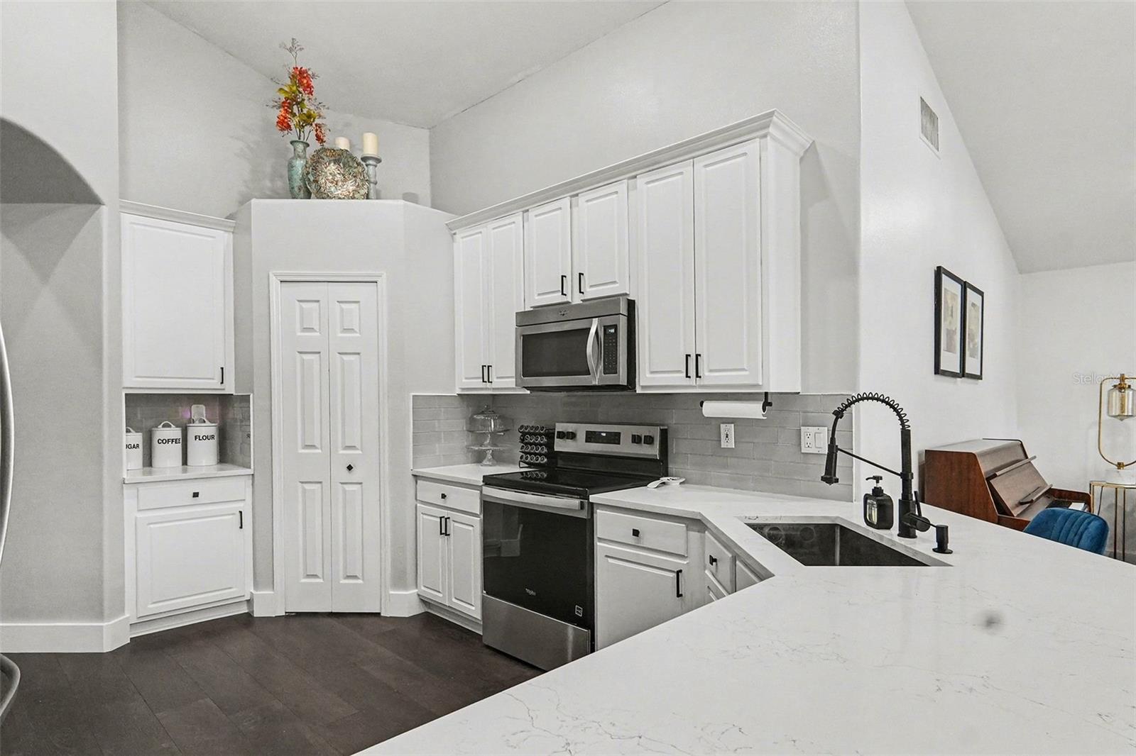 Image 7 of 23 For 4040 Forest Island Drive