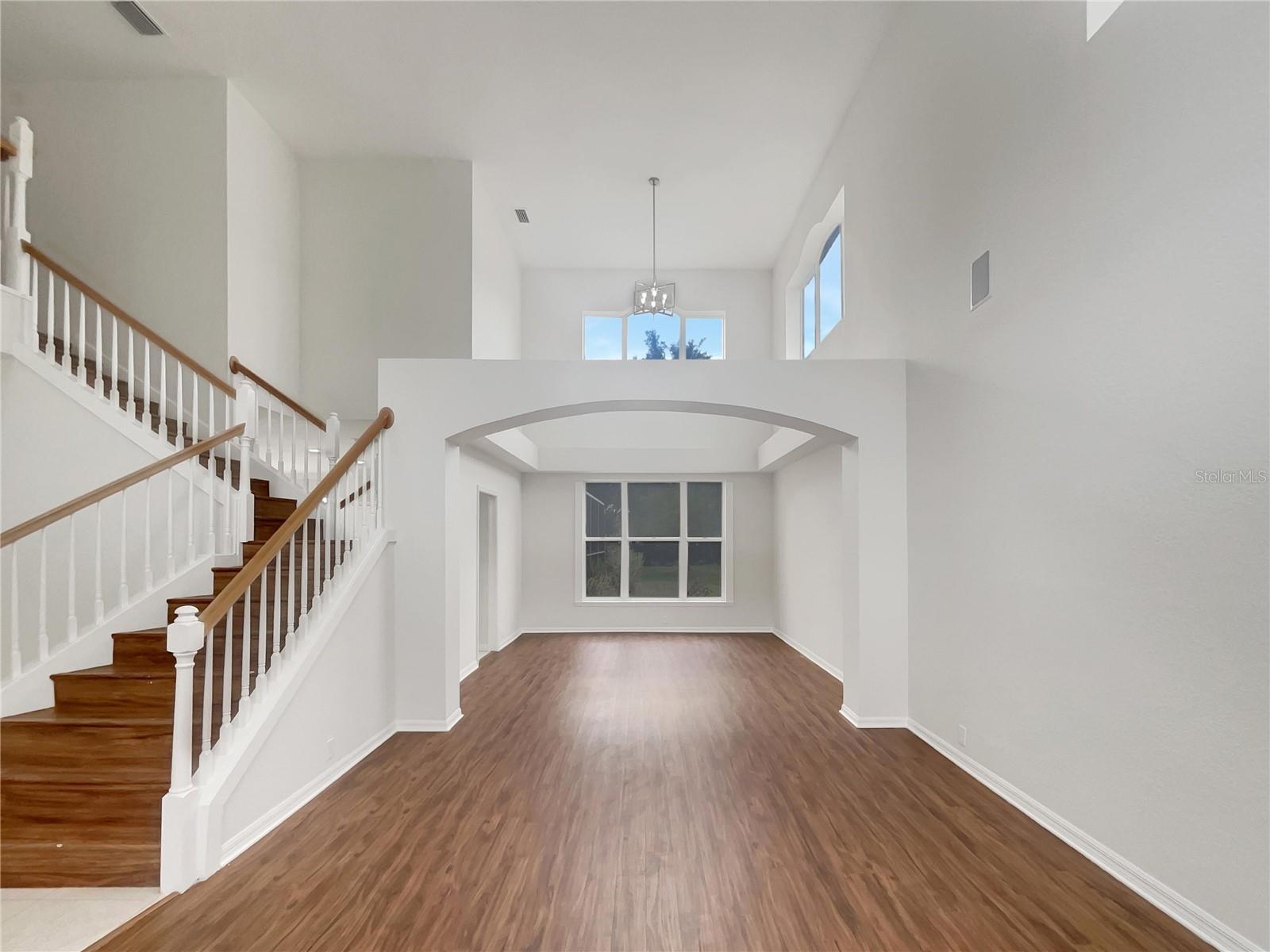 Listing photo id 9 for 18105 Regents Square Drive