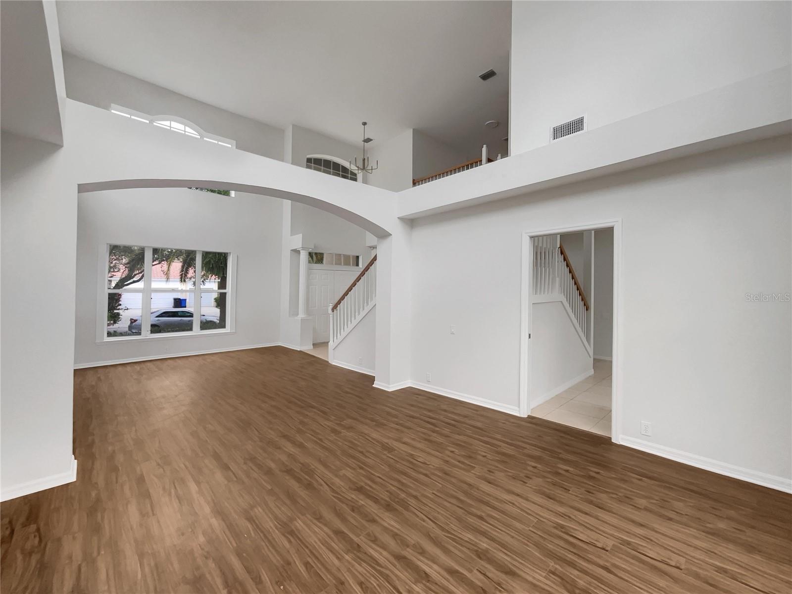 Listing photo id 10 for 18105 Regents Square Drive