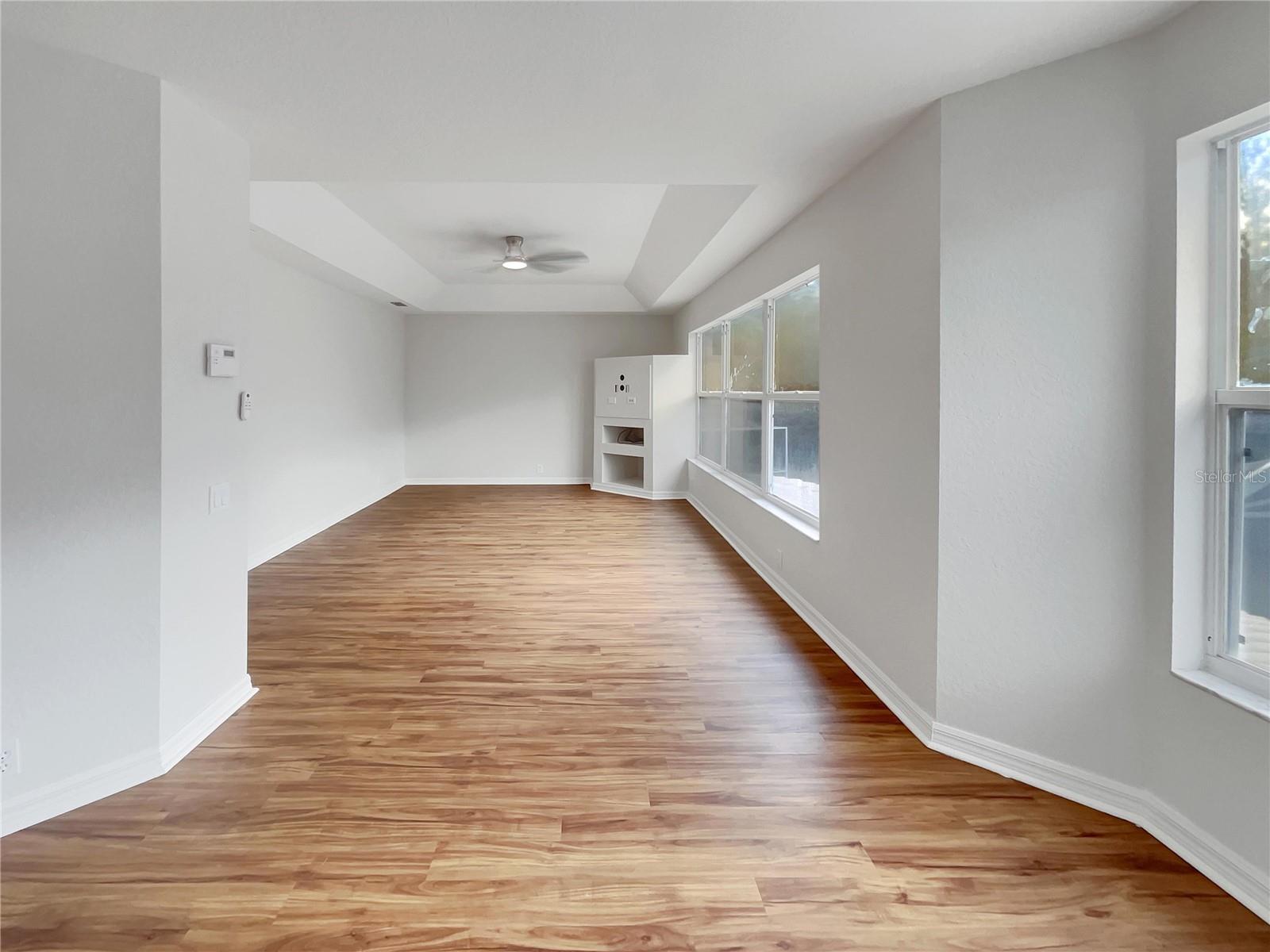 Listing photo id 16 for 18105 Regents Square Drive