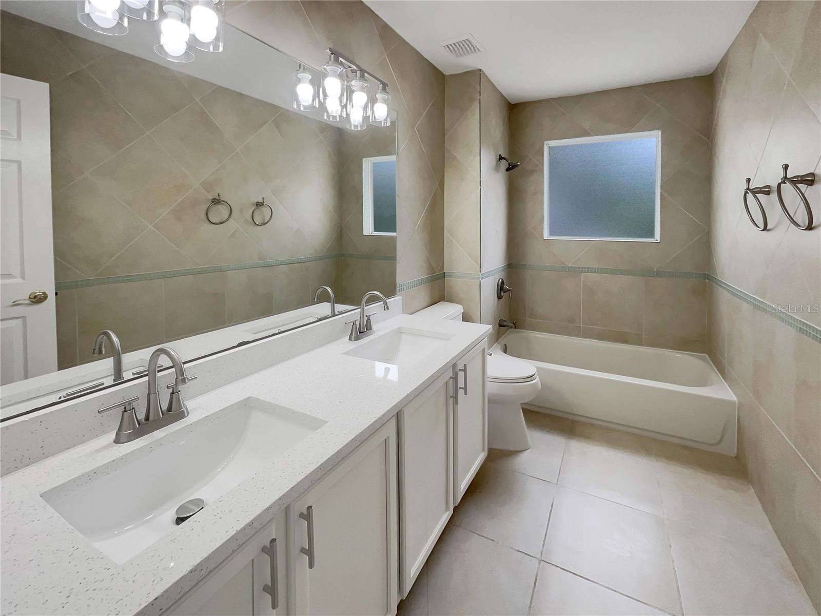 Listing photo id 19 for 18105 Regents Square Drive