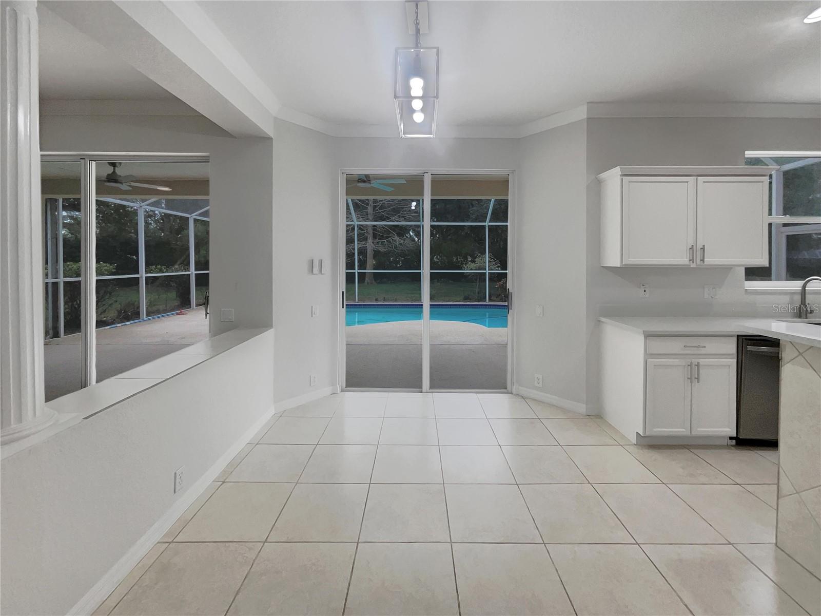 Listing photo id 5 for 18105 Regents Square Drive