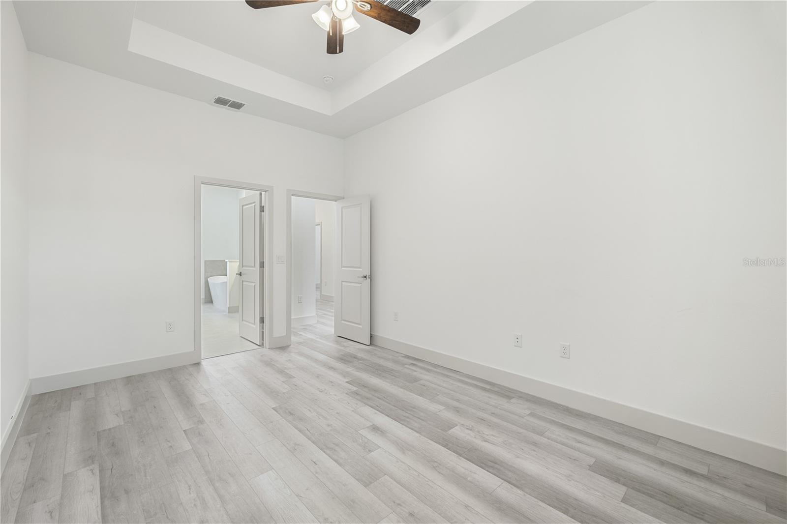 Image 27 of 38 For 5210 Redwood Terrace