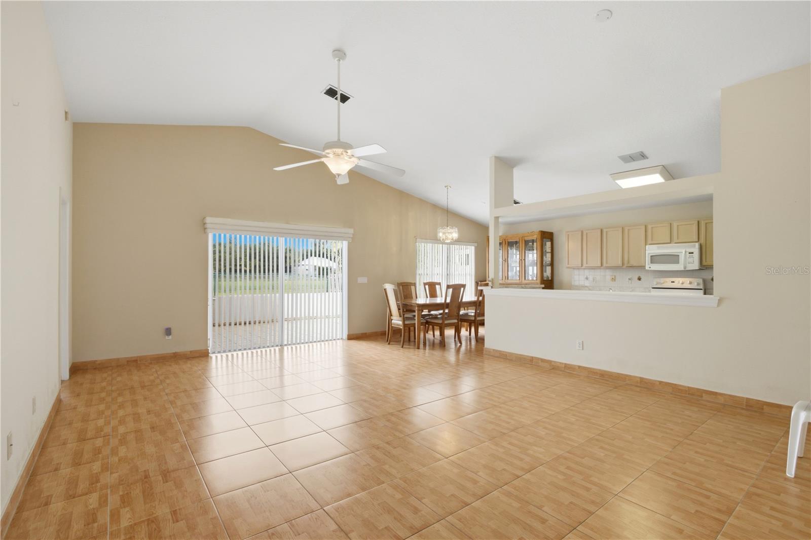 Image 4 of 17 For 2442 Island Club Way