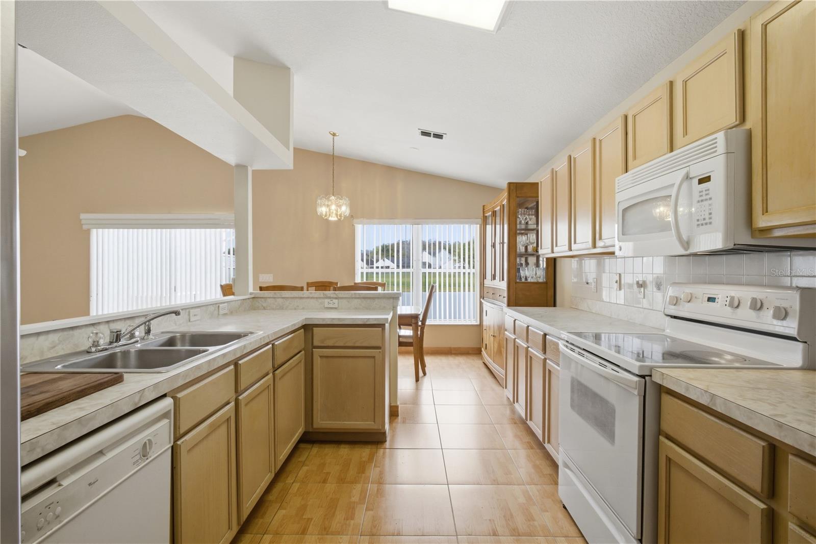 Image 7 of 17 For 2442 Island Club Way