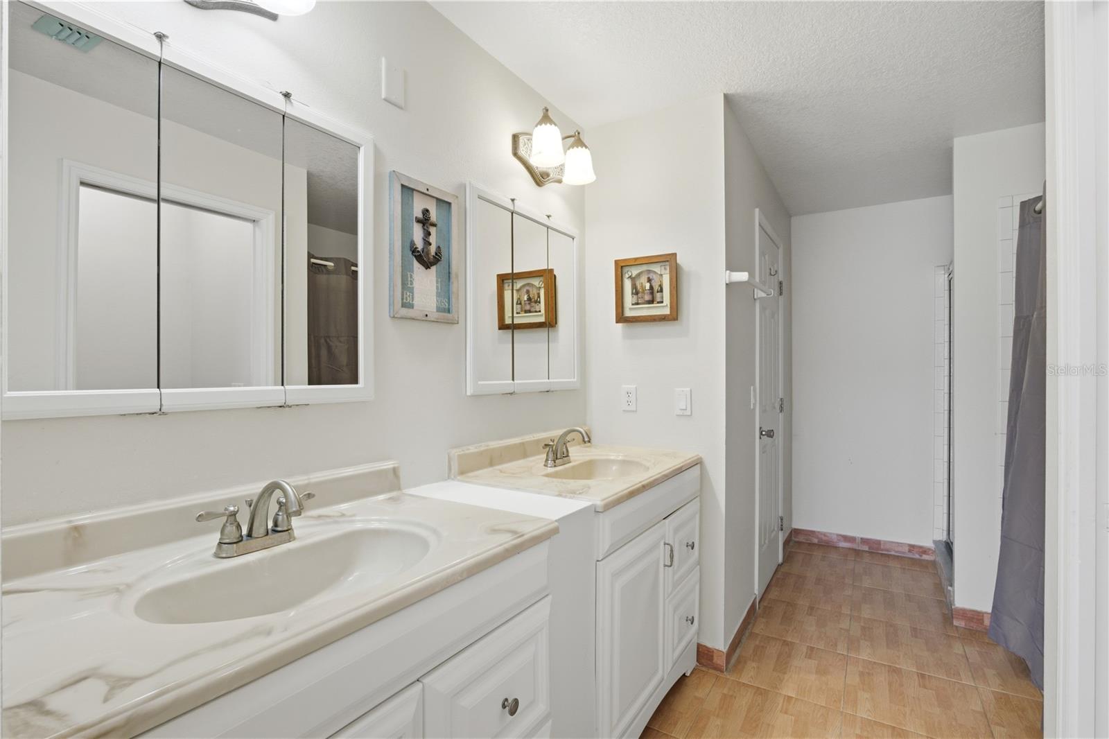 Image 9 of 17 For 2442 Island Club Way