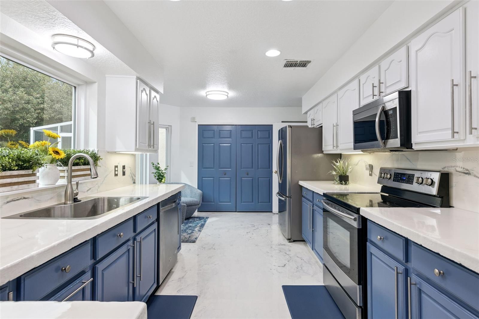 Image 10 of 36 For 7578 Somerset Shores Court