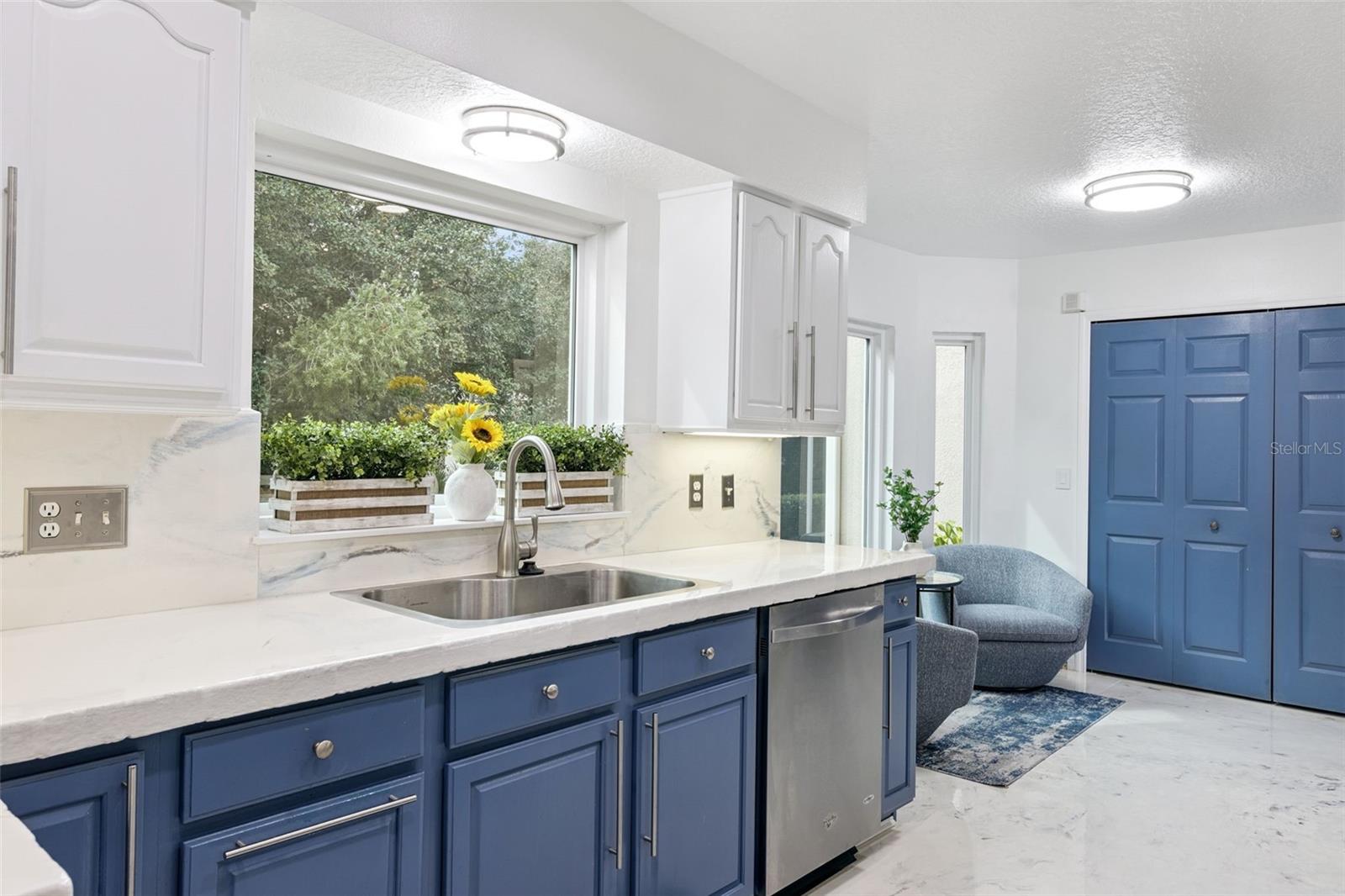 Image 11 of 36 For 7578 Somerset Shores Court