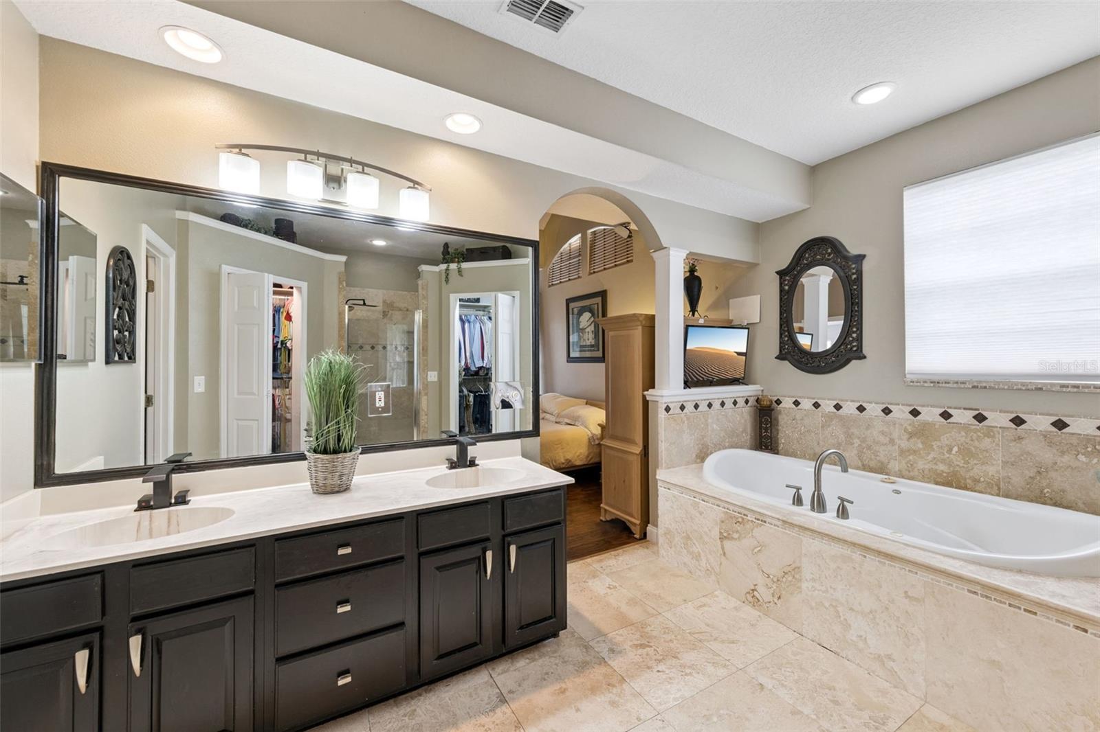 Image 18 of 36 For 7578 Somerset Shores Court