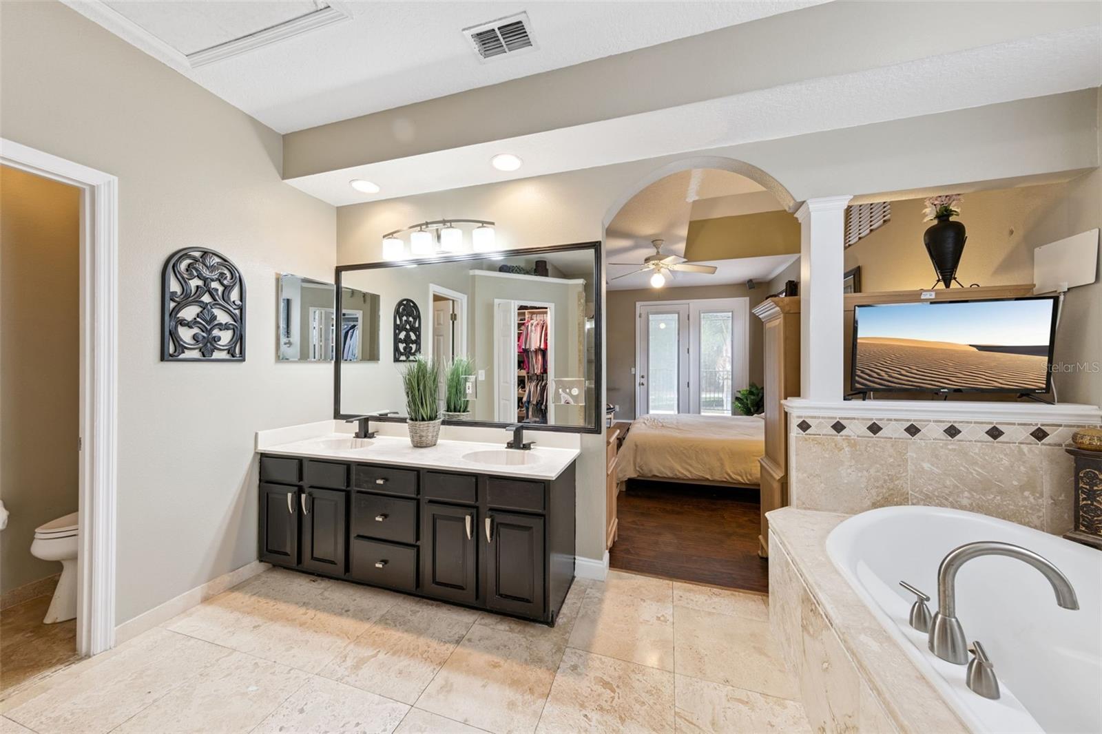 Image 19 of 36 For 7578 Somerset Shores Court