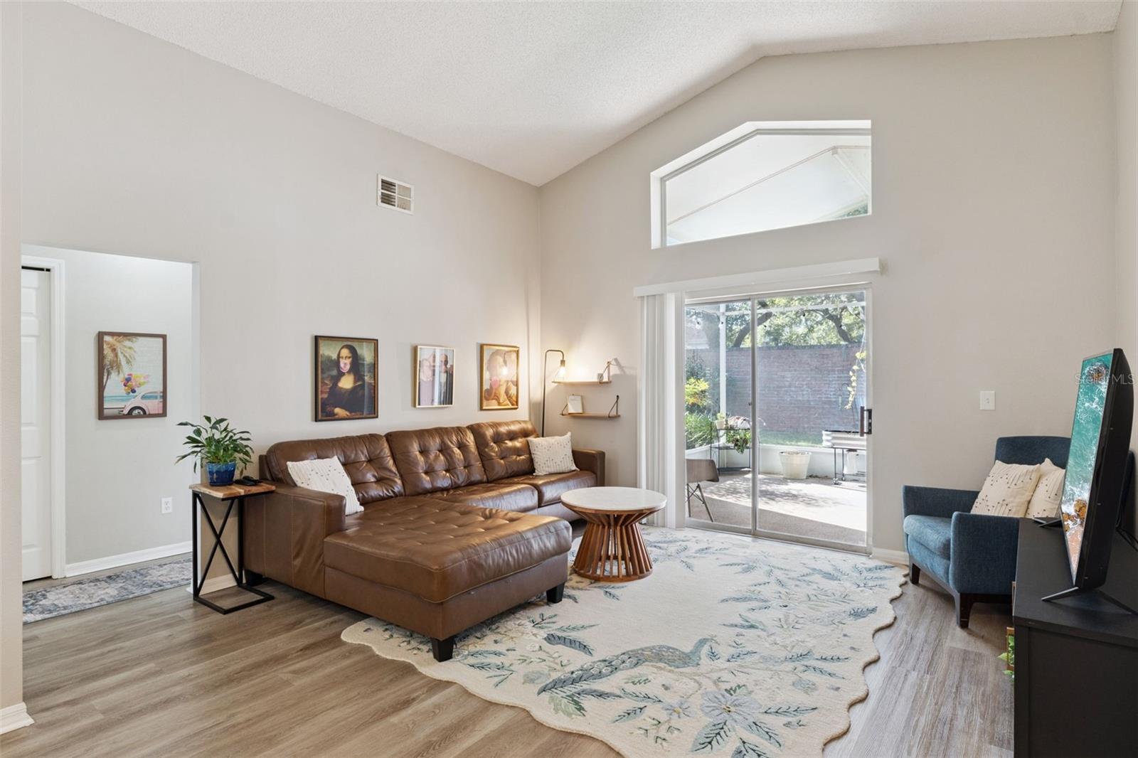 Image 7 of 38 For 1405 Black Willow Trail