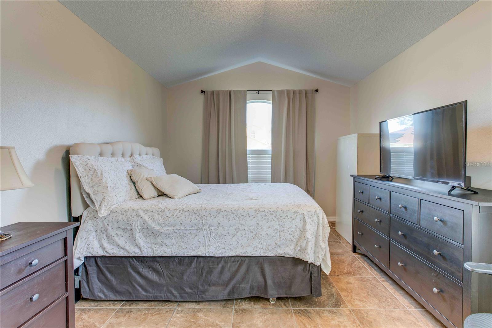 Image 16 of 23 For 762 Toulon Drive