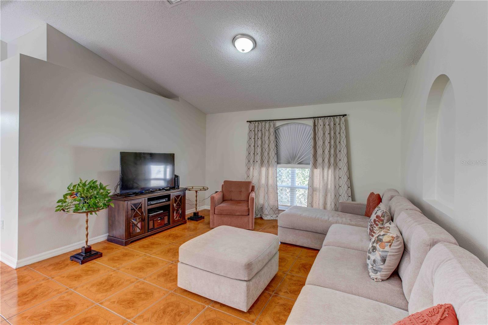 Image 4 of 23 For 762 Toulon Drive