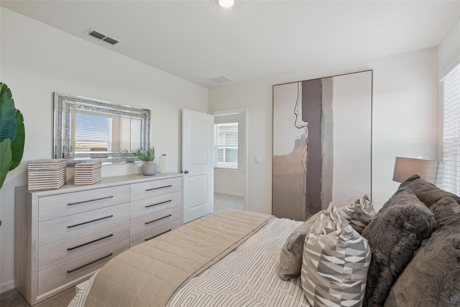 Image 17 of 27 For 802 Ambleside Drive