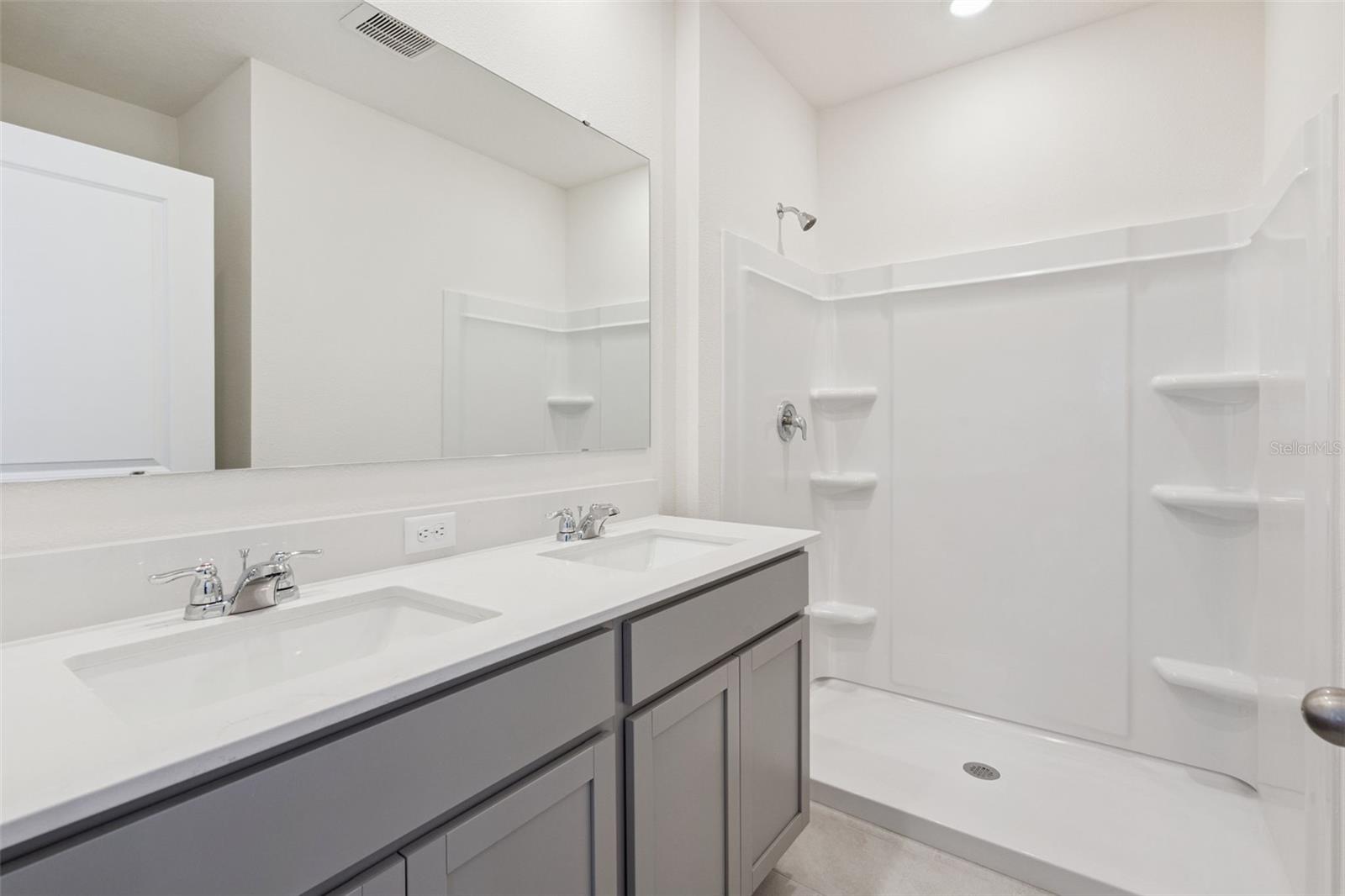 Image 19 of 27 For 802 Ambleside Drive