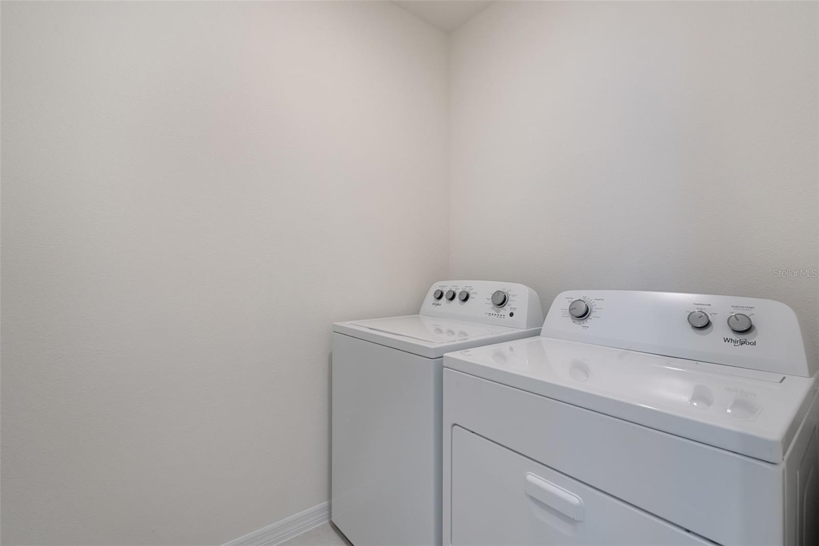 Image 5 of 27 For 802 Ambleside Drive