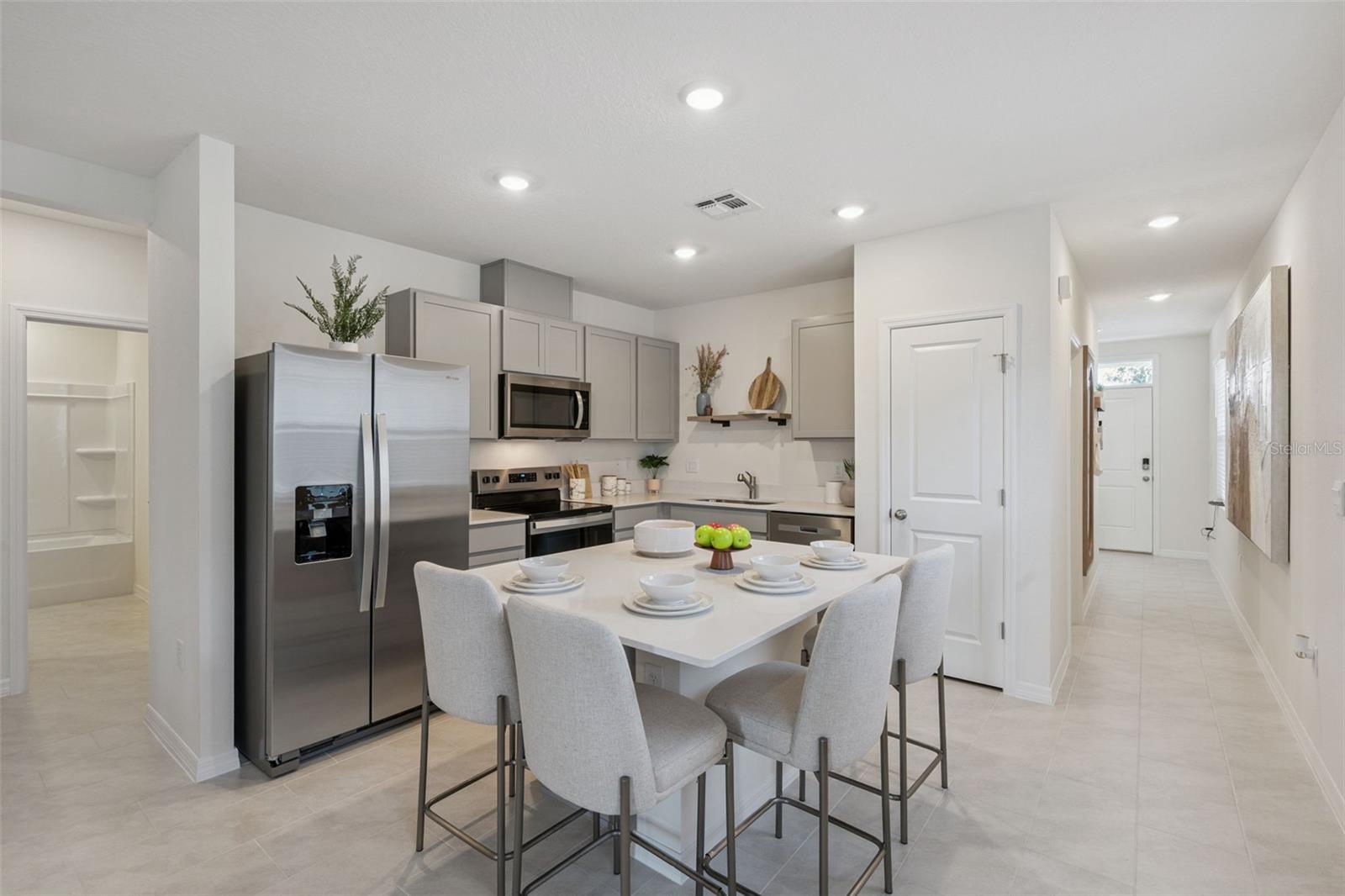 Image 9 of 27 For 802 Ambleside Drive