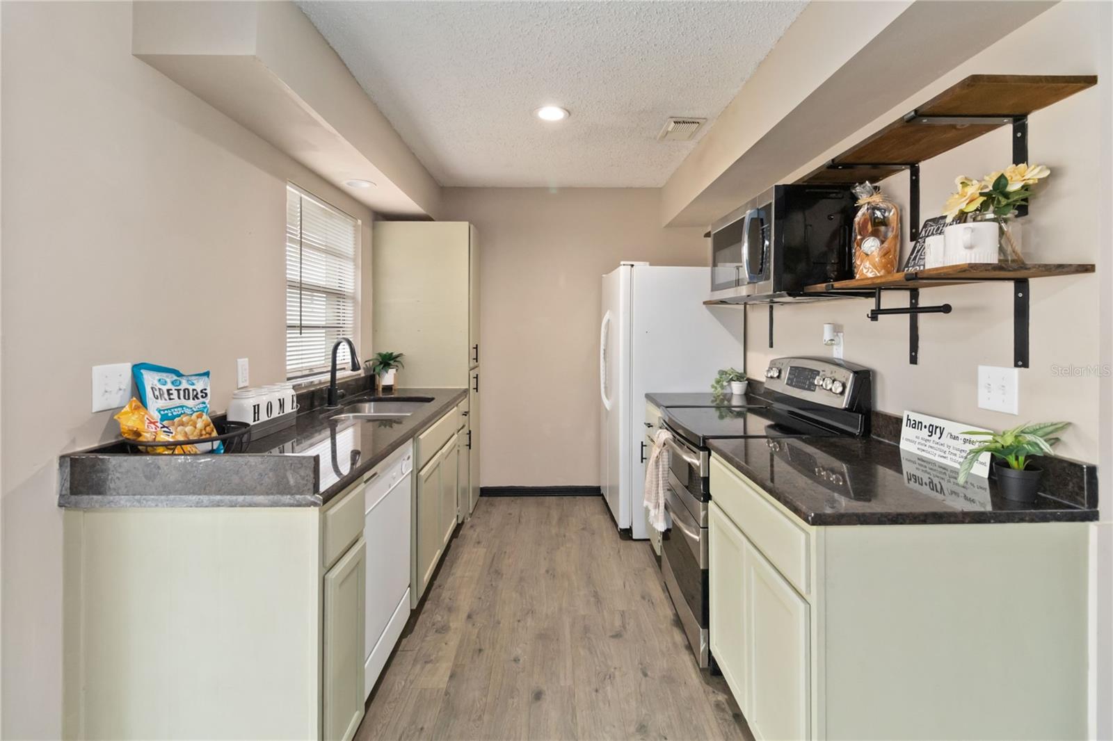 Image 11 of 28 For 608 Dora Avenue