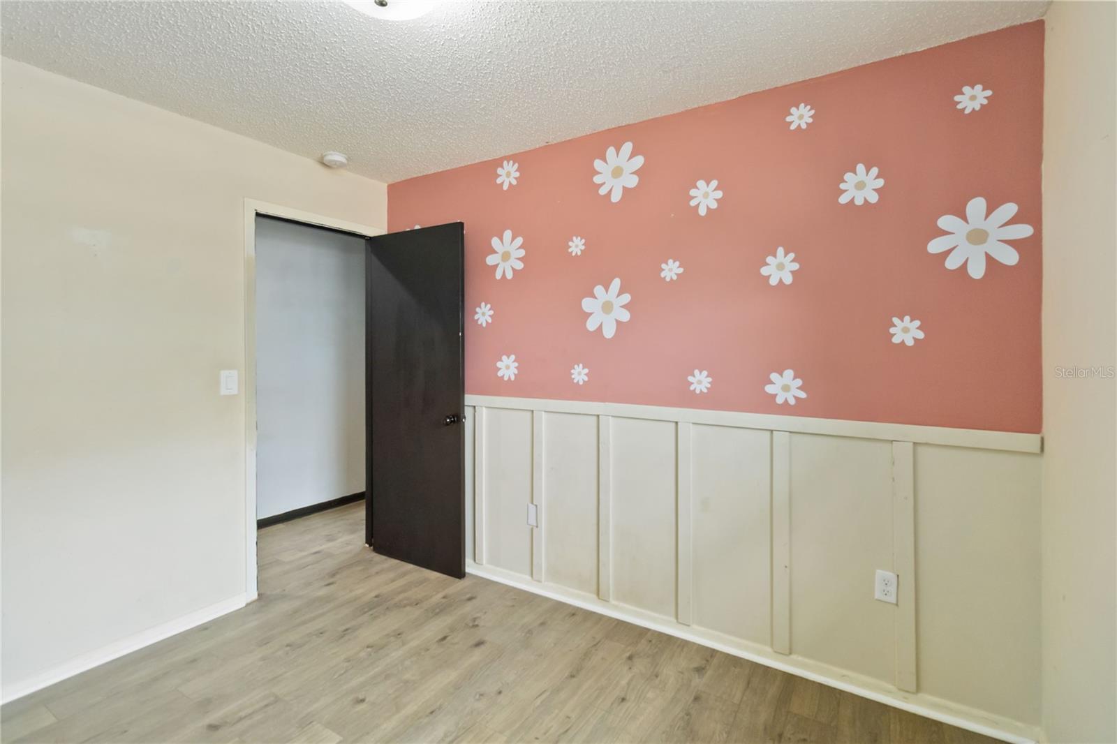 Image 17 of 28 For 608 Dora Avenue