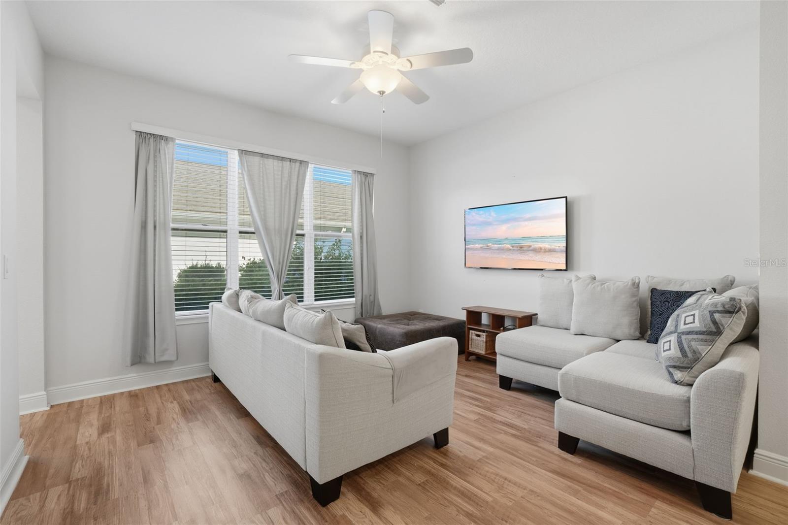 Image 11 of 42 For 15519 Honeybell Drive