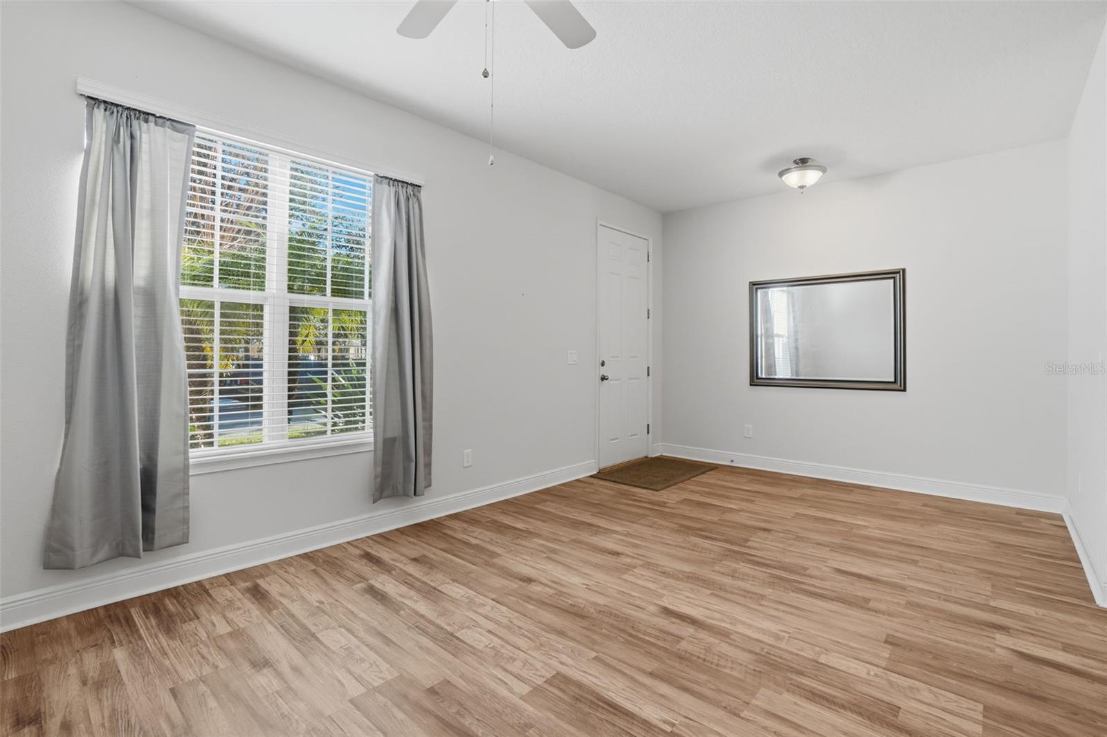 Image 4 of 42 For 15519 Honeybell Drive