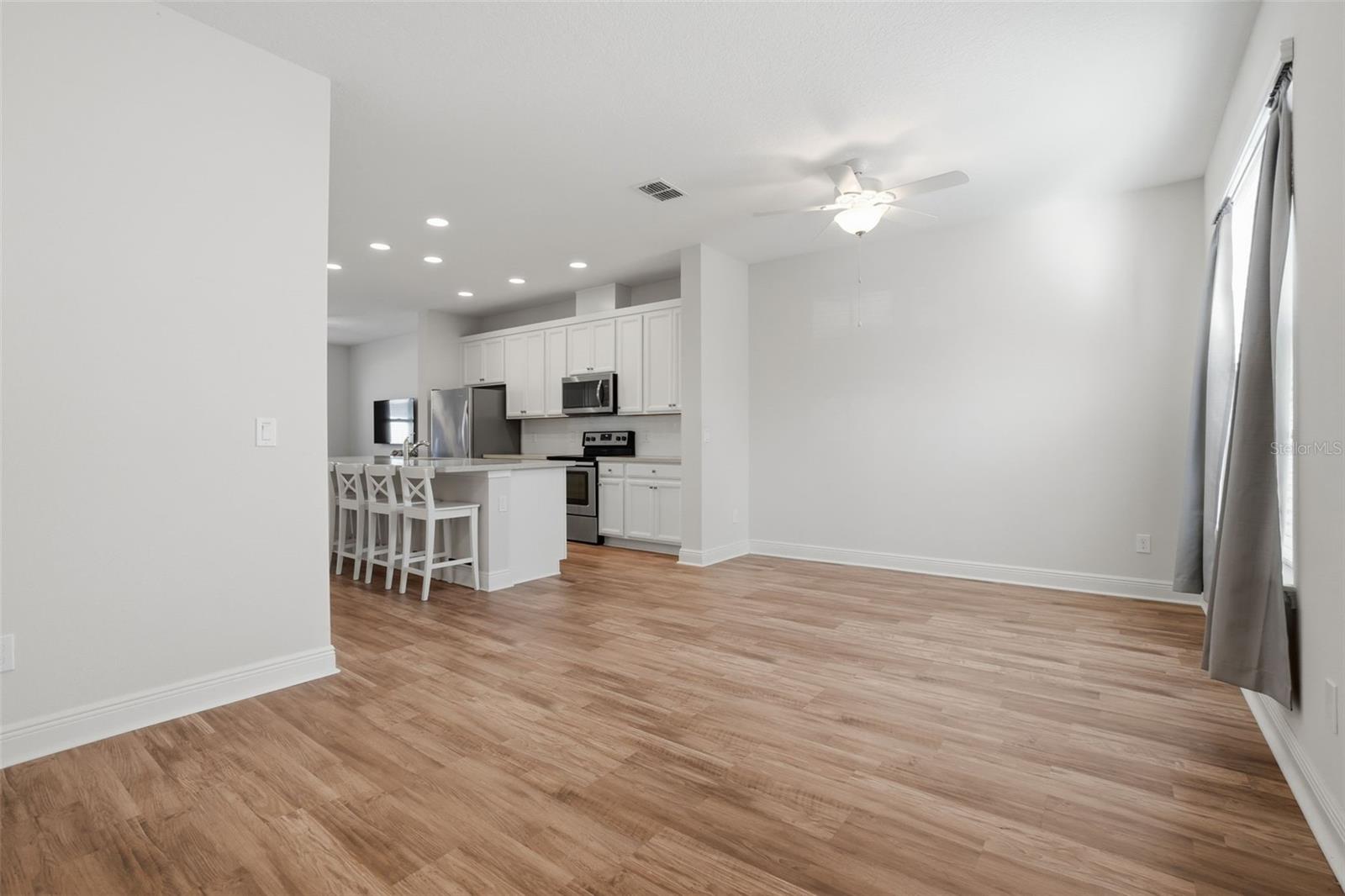 Image 7 of 42 For 15519 Honeybell Drive