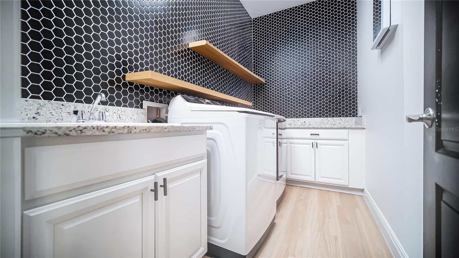 Image 11 of 34 For 13213 Woodford Street