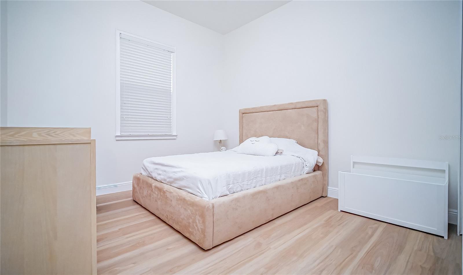 Image 13 of 34 For 13213 Woodford Street