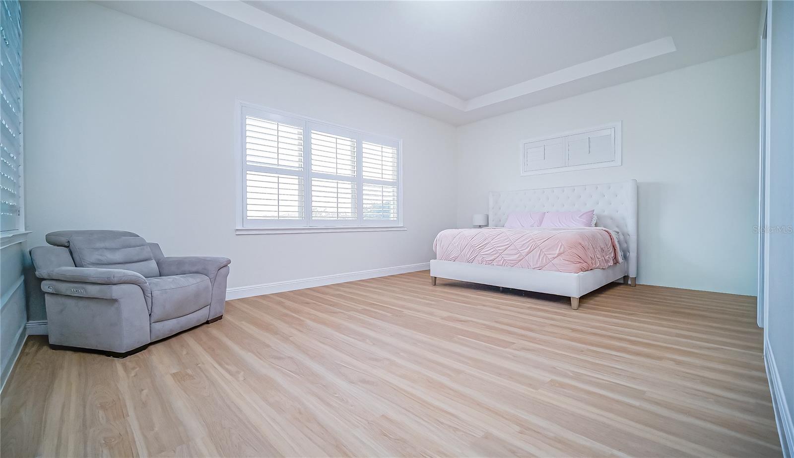 Image 14 of 34 For 13213 Woodford Street